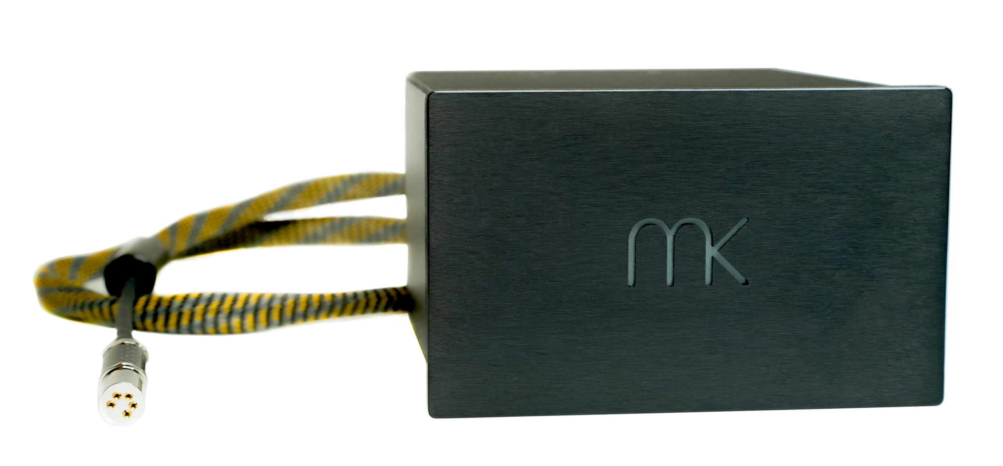 MC-Übertrager MK Analogue SUT-1M mit angeschlossenem Tonarm-Kabel