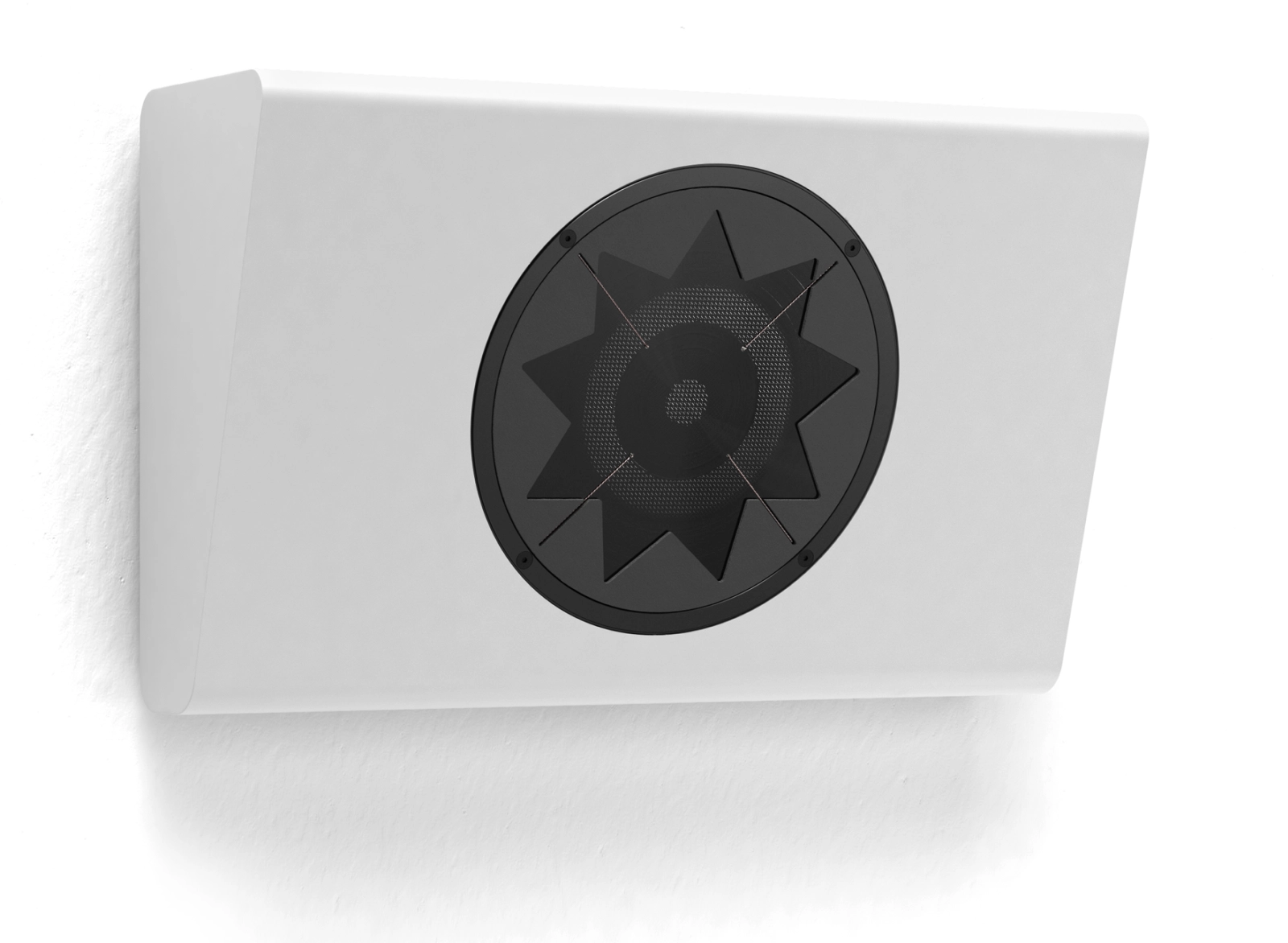 Manger W1 Onwall-Lautsprecher an Wand quer montiert