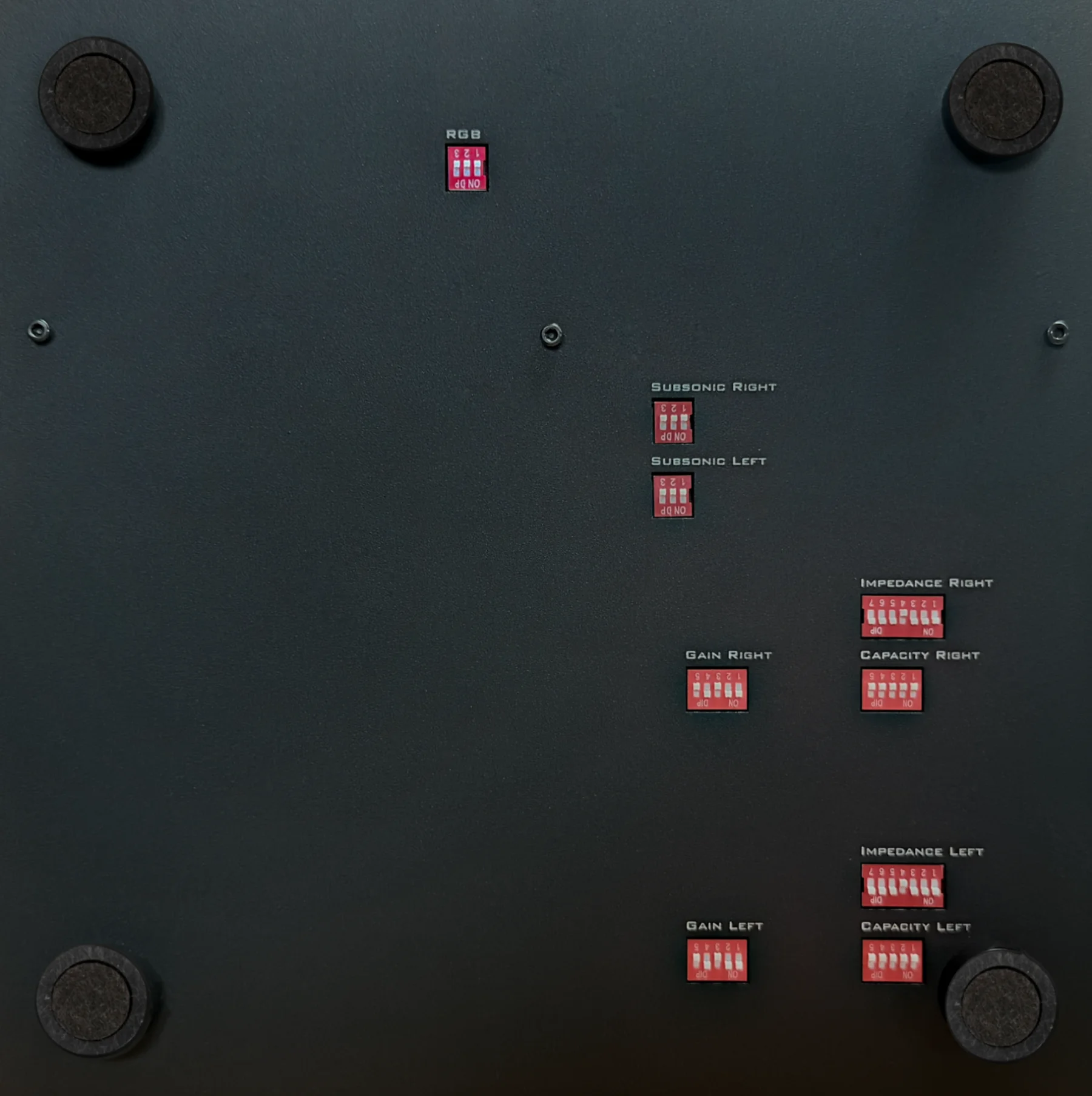 Thorens MC 1600 Dip-Schalter am Gehäuseboden